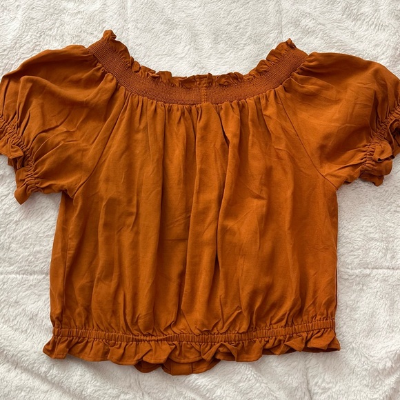 H&M Top with Button Detailing - Picture 3 of 3